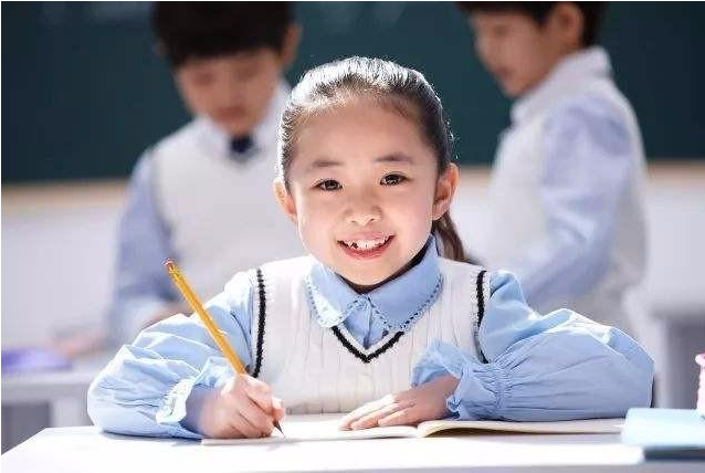 杭州硬笔书法培训班的学费一般是多少？