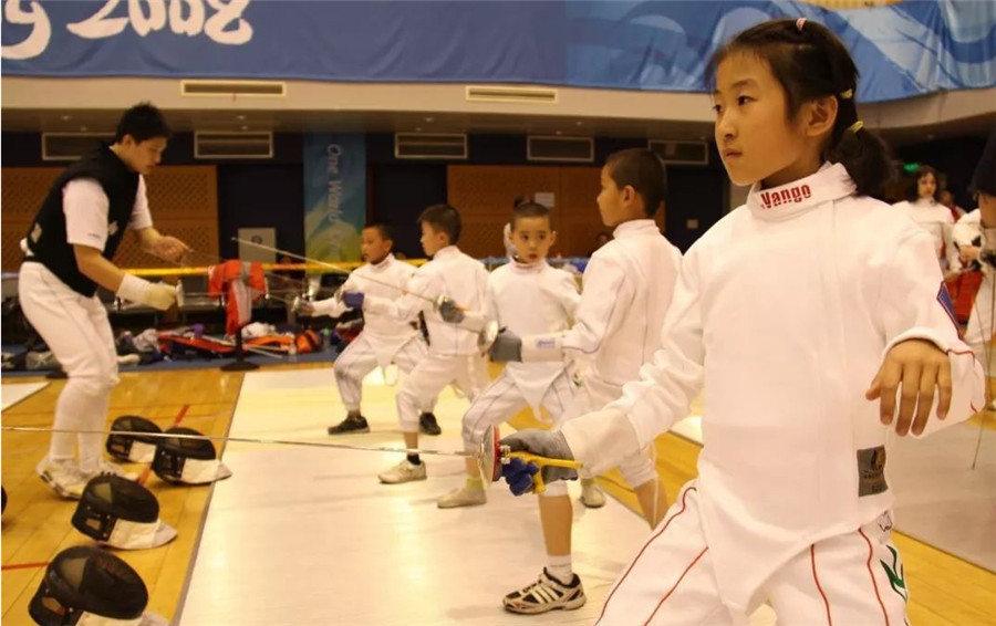 学击剑一年的费用是多少？