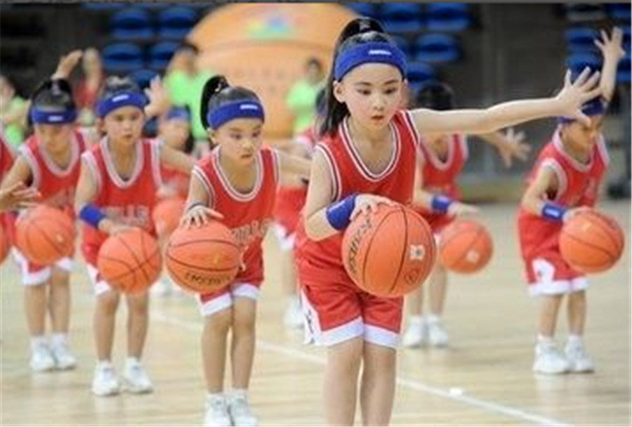 上海万国体育少儿篮球培训优势