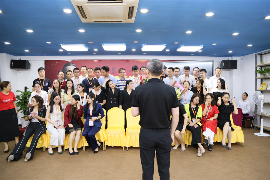 1640075707378012095.jpg IMG_1027.jpg