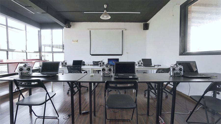 上海无人机操作证哪里可以考?