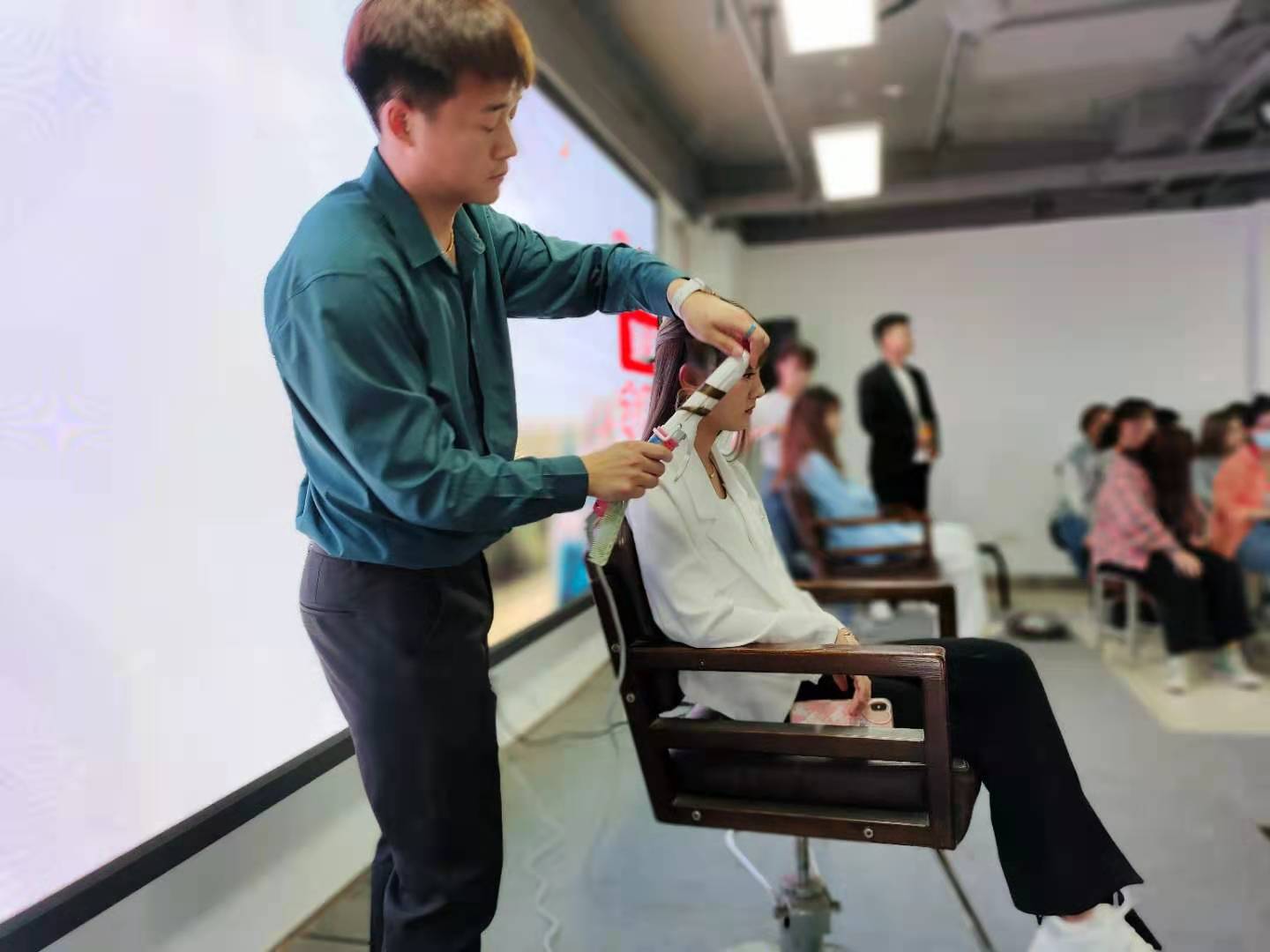 郑州十大理发学徒培训学校排名 郑州十大理发学徒培训学校排名