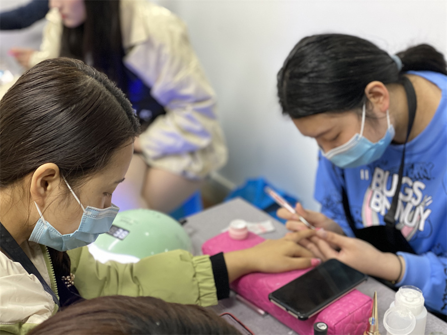 重庆美甲学校十大排名,重庆峰翎.jpg 重庆美甲学校十大排名,重庆峰翎.jpg