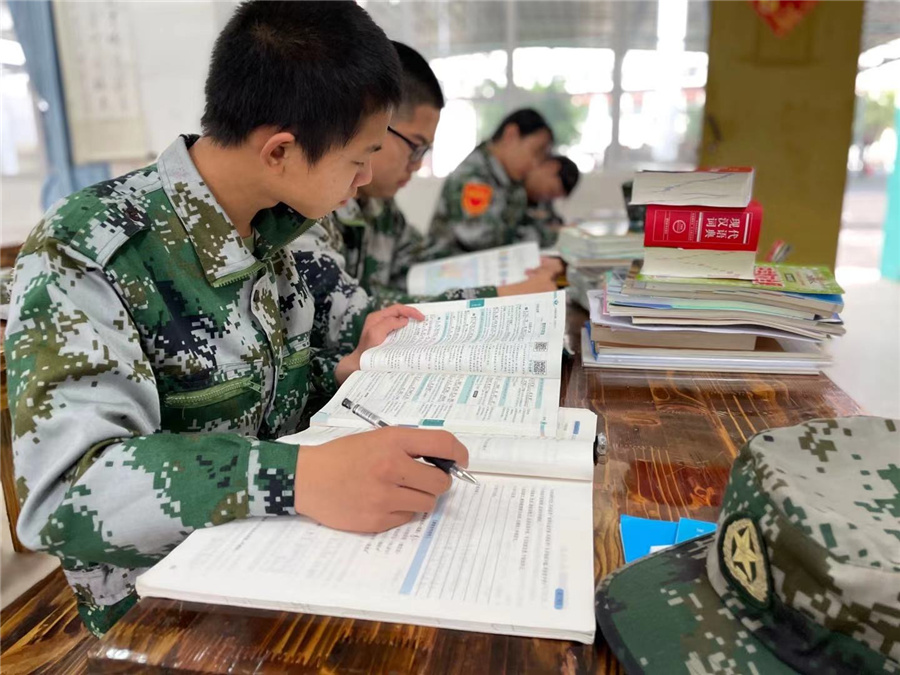 浙江十大叛逆孩子正规封闭训练基地排名一览-兴华励志训练