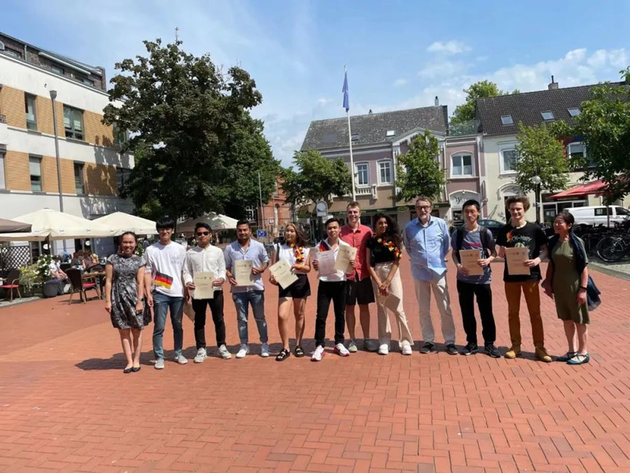 德国留学高中生预科项目2022招生简章.jpg 德国留学高中生预科项目2022招生简章.jpg