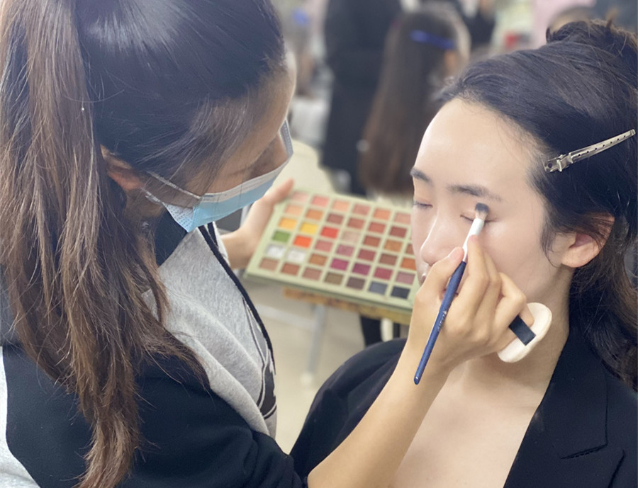 长春美妆培训学校排名前十一览-新娘造型