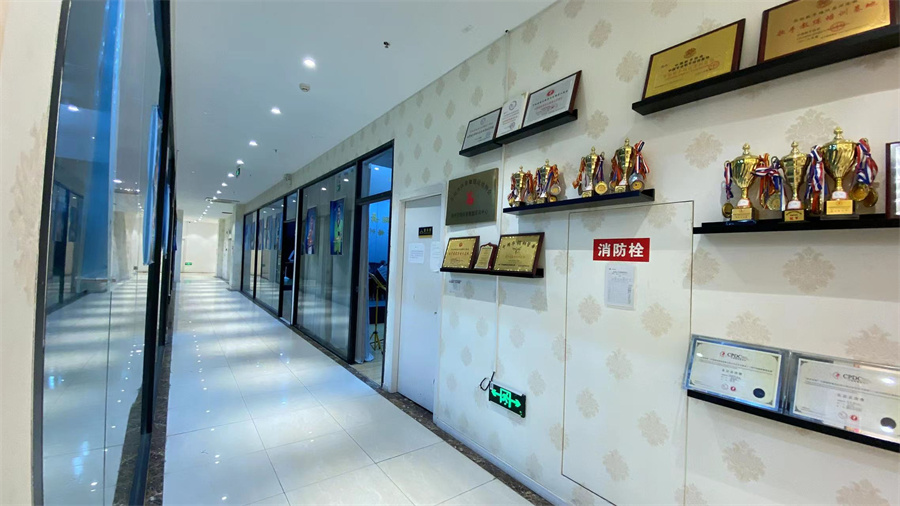 江苏哪家舞蹈培训机构好-成人钢管舞教练培训中心-华翎舞蹈培训学校