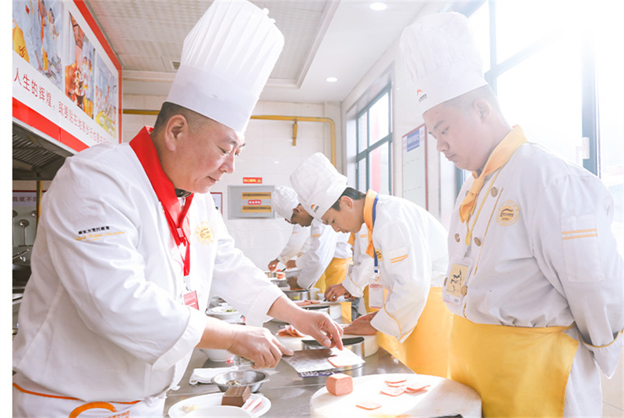 六强金鼎大厨专业中餐厨师培训学校排名一览 六强金鼎大厨专业中餐厨师培训学校排名一览