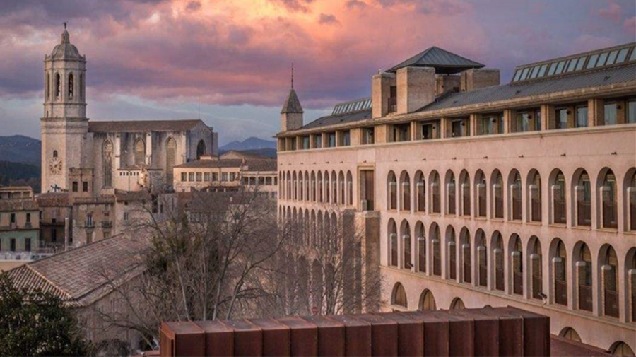 西班牙赫罗纳大学国际预科班2023招生简章.jpg 西班牙赫罗纳大学国际预科班2023招生简章.jpg