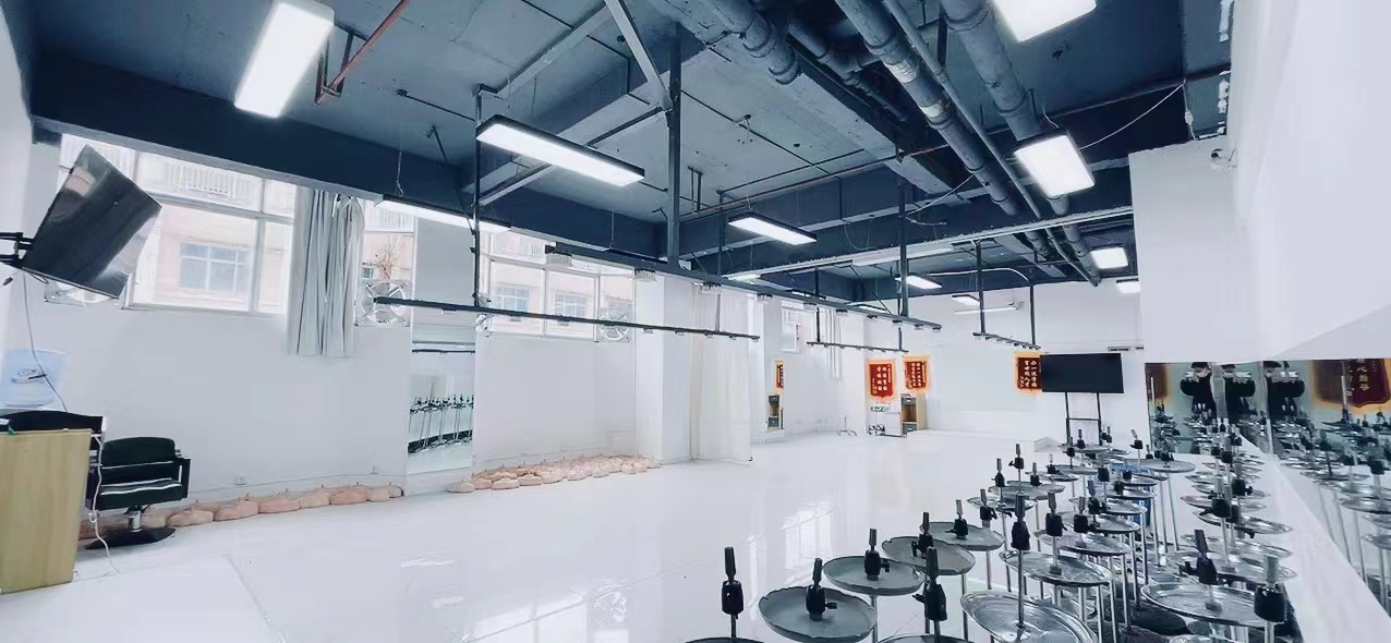 贵阳排名在前的学美发理发培训学校名单汇总.jpg 贵阳排名在前的学美发理发培训学校名单汇总.jpg