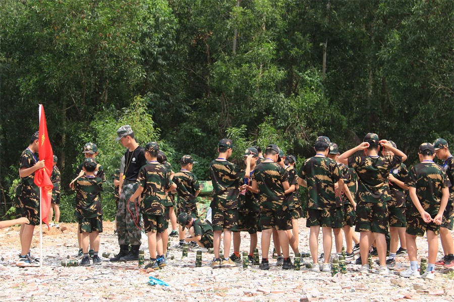 育将军军事夏令营机构.jpg 育将军军事夏令营机构.jpg