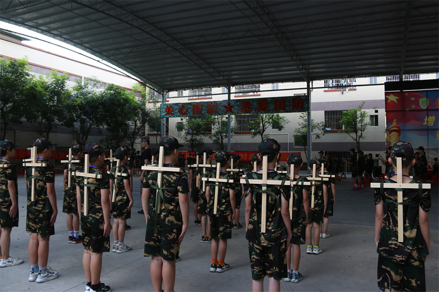 佛山军事夏令营训练基地.jpg 佛山军事夏令营训练基地.jpg
