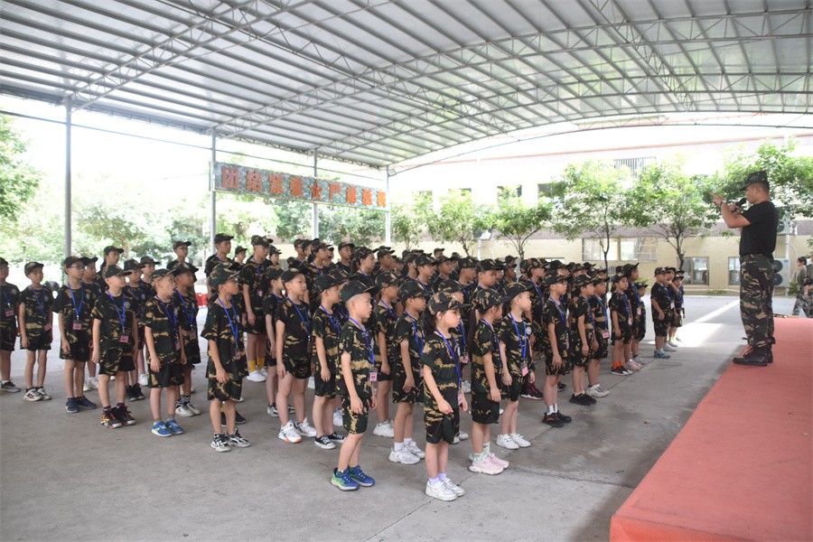 佛山正规青少年军训夏令营前十排名盘点.jpg