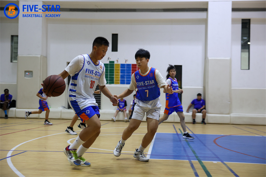 深圳排名靠前的孩子暑期篮球训练营培训机构.jpg
