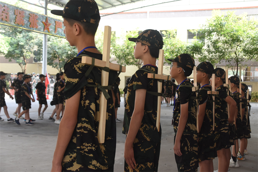 佛山青少年暑假军事夏令营基地排名TOP3名单公布.jpg 佛山青少年暑假军事夏令营基地排名TOP3名单公布.jpg