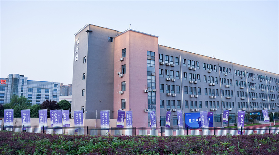 西安弘雅高考学校