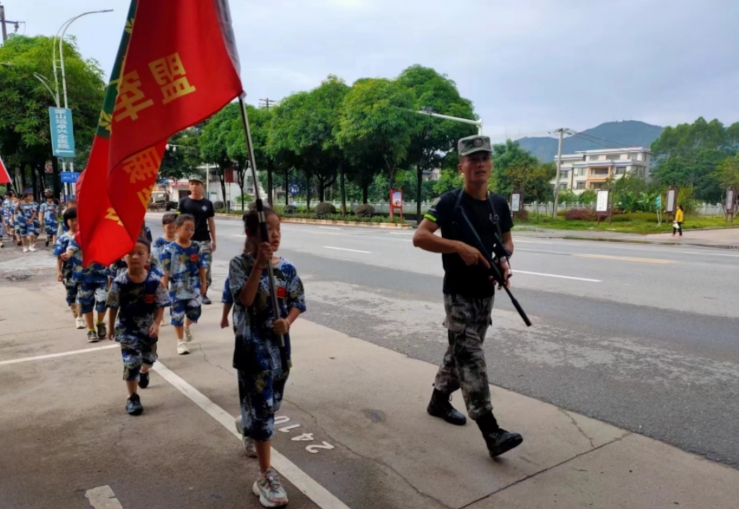 户外徒步 户外徒步