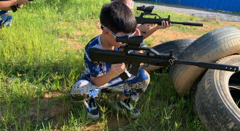 广西梧州暑期青少年军事夏令营开营中 广西梧州暑期青少年军事夏令营开营中