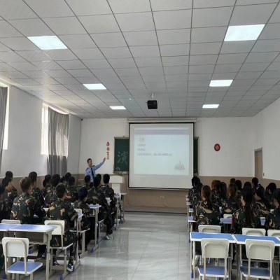 河源封闭式管理叛逆孩子戒网瘾特训学校.jpg 河源封闭式管理叛逆孩子戒网瘾特训学校.jpg