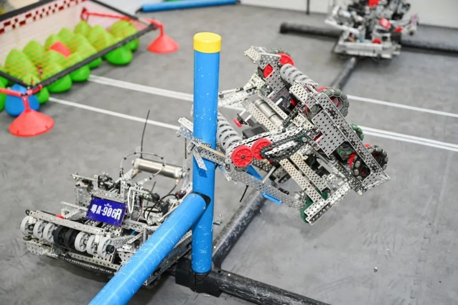 VEX机器人竞赛.jpg VEX机器人竞赛.jpg