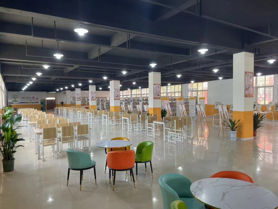 戒网瘾学校.jpg 戒网瘾学校.jpg