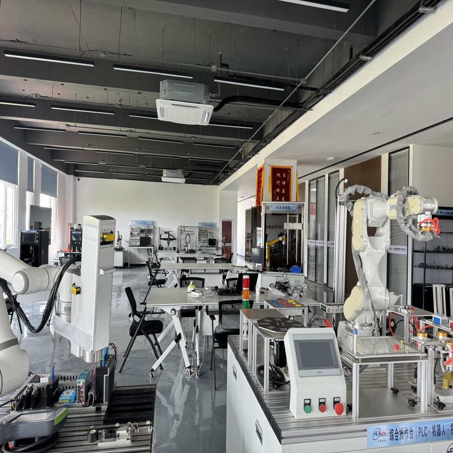 1752110237965000577.jpg 9000000.jpg