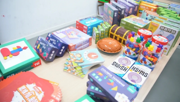 3-8岁思维启蒙,斯坦星球思维加油站获众多.jpg 3-8岁思维启蒙,斯坦星球思维加油站获众多.jpg