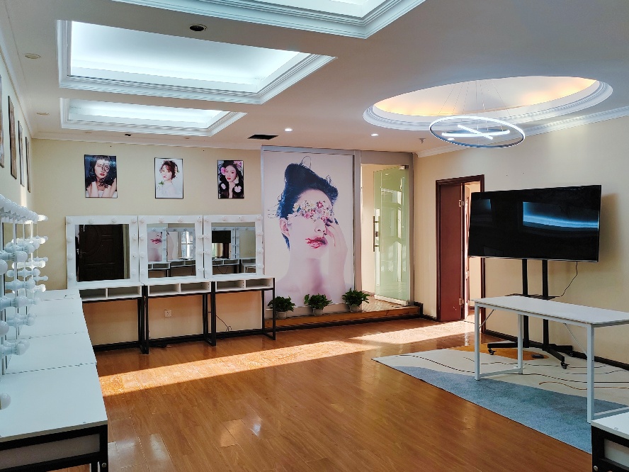 十大正规影视化妆剧组培训学校实力排名.jpg 十大正规影视化妆剧组培训学校实力排名.jpg