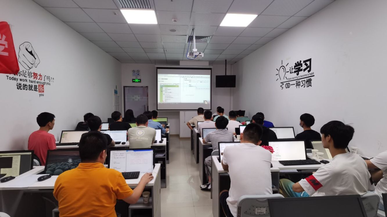 长沙达内IT教育培训机构_教学环境