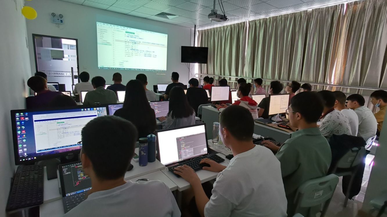 长沙达内IT教育培训机构_教学环境