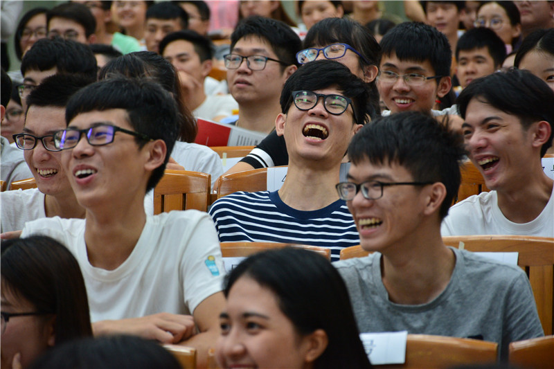 聚创考研_活跃的上课氛围