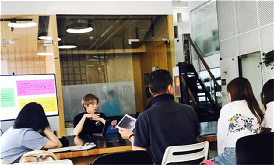 SIA国际艺术教育_轻松的上课氛围