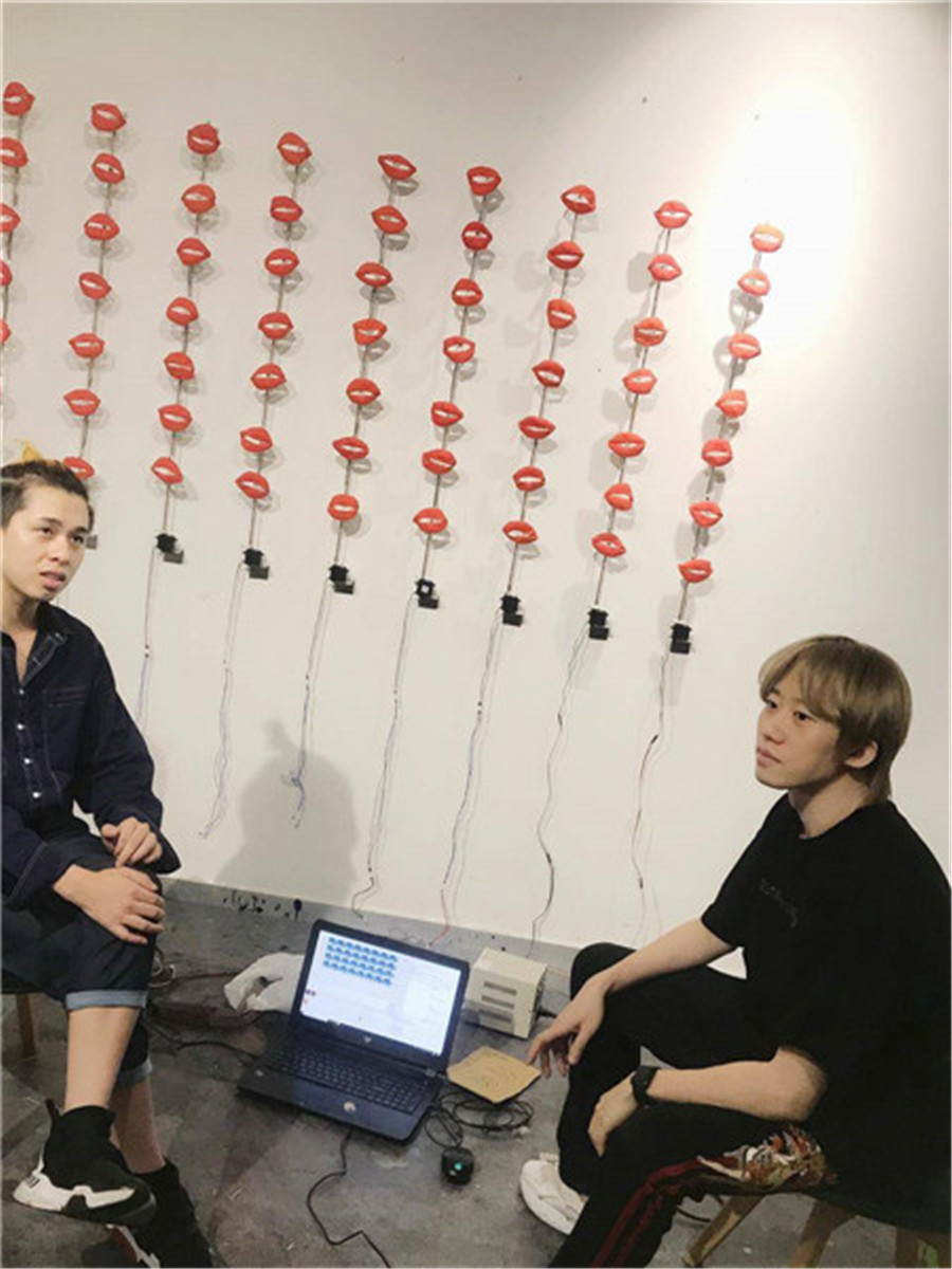 SIA国际艺术教育_老师们在交流上课经验