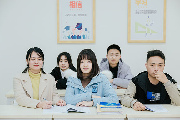 卓辅教育_学校环境