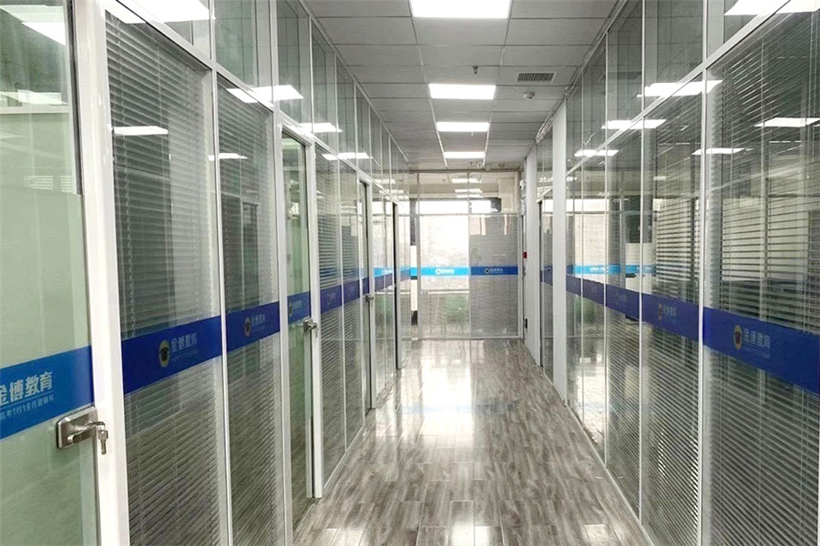 高中教育_高中教育学校环境