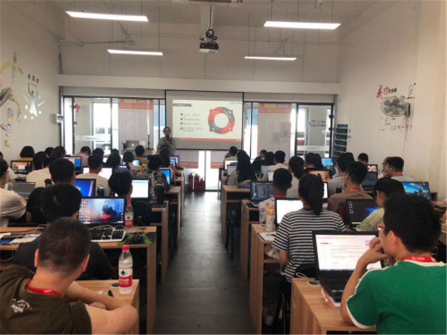 千锋培训机构-千锋IT培训_教学场景