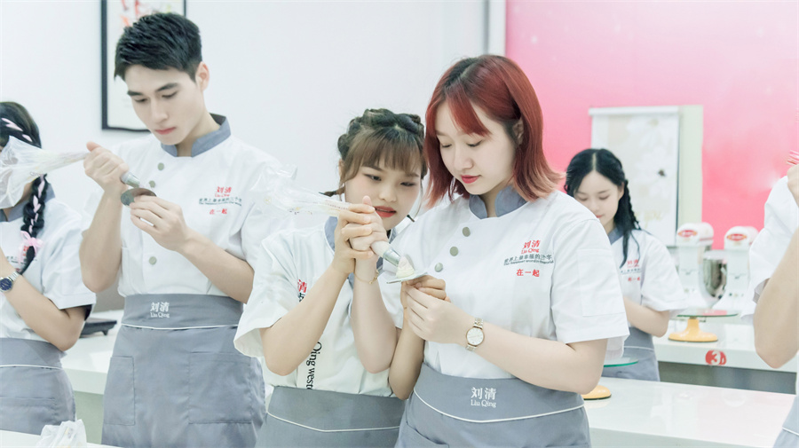 广州刘清西点培训学校_广州刘长清西点培训学校学员实操
