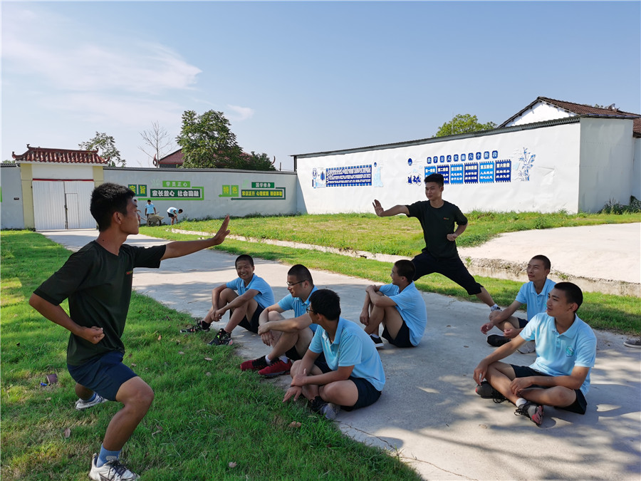 湖北身修立德素质拓展中心_课外活动