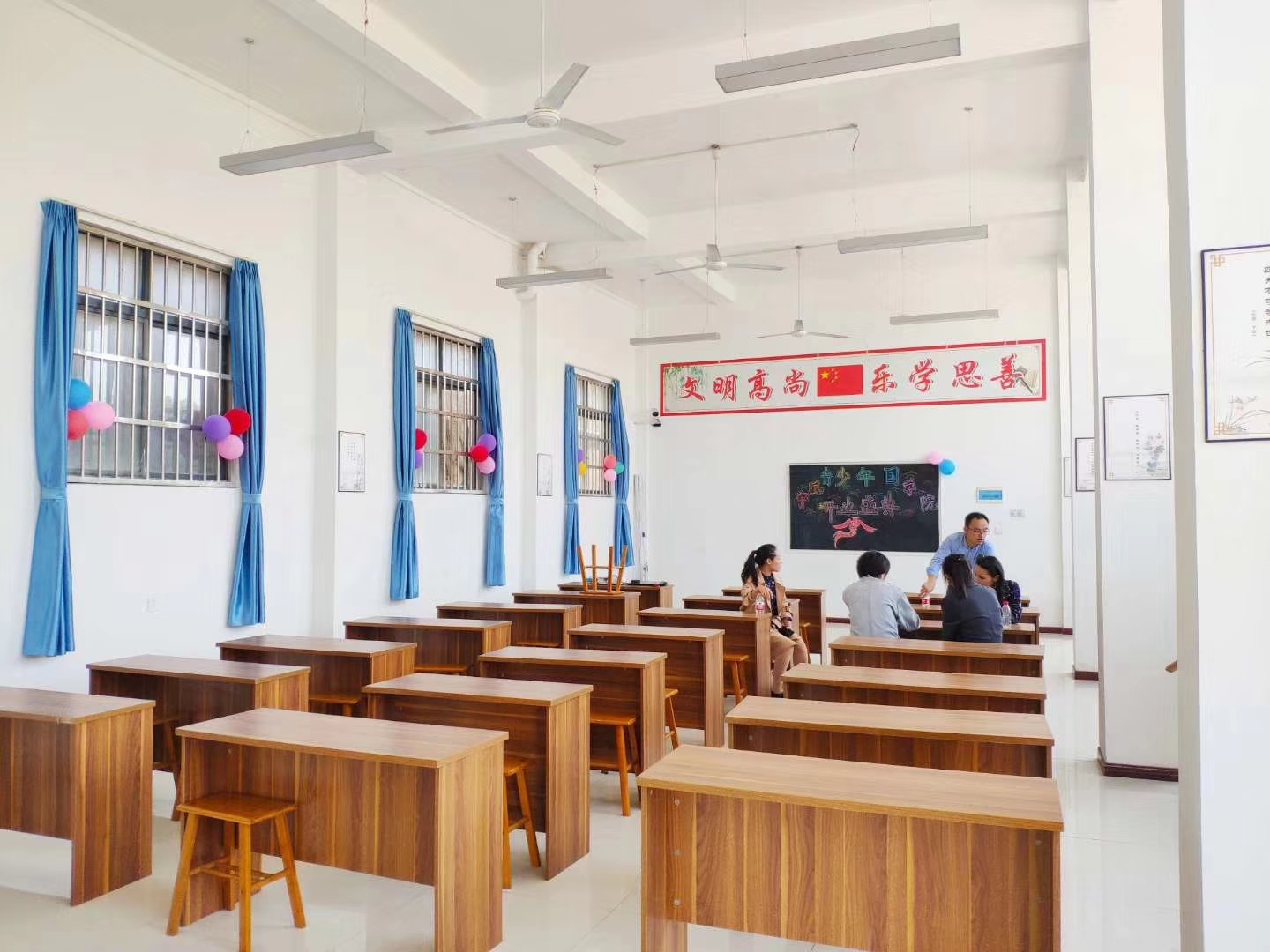 湖北身修立德素质拓展中心_教师环境