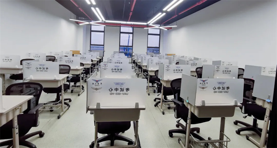 上海翰动浩翔无人机培训中心_上海翰动浩翔无人机培训中心金山校区环境室内教室