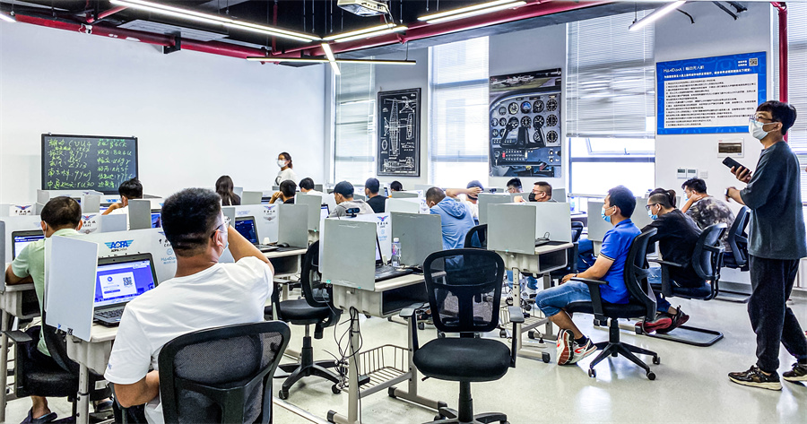 上海翰动浩翔无人机培训中心_上海翰动浩翔无人机培训中心金山校区环境室内教学