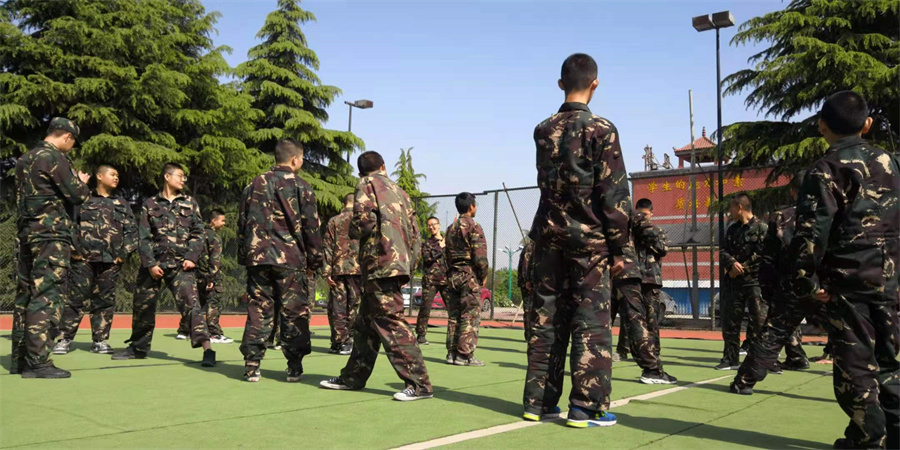 西安军事化青少年素质特训学校_军培风采
