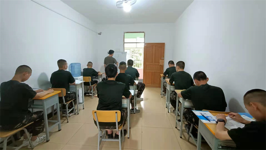 西安军事化青少年素质特训学校_文化补习