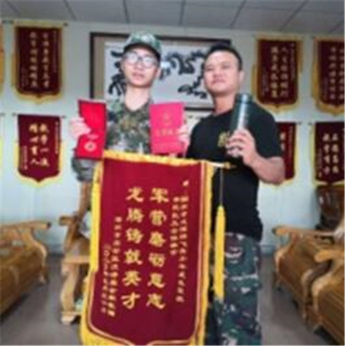 广东龙耀腾飞青少年素质拓展学校_龚玉定