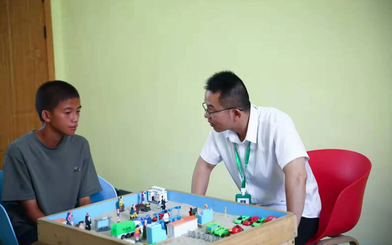 湖北正苗启德青少年特训学校_一对一沙盘心理辅导