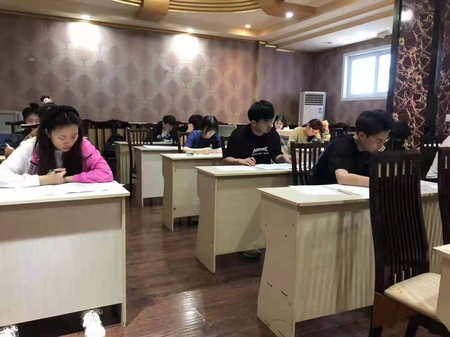 河南状元桥教育_上课现场