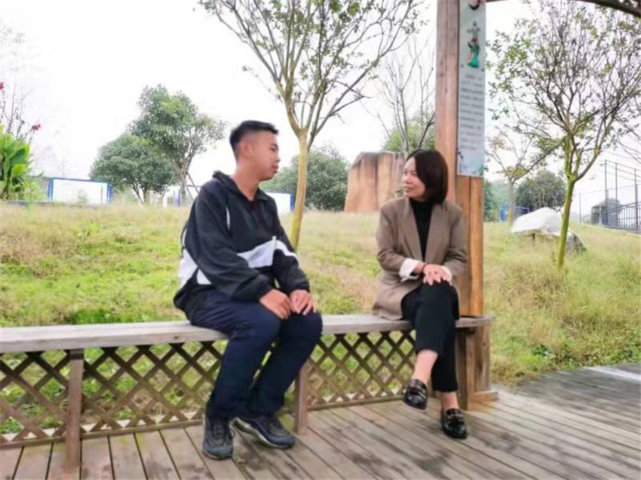 安徽厚德教育_一对一心理疏导