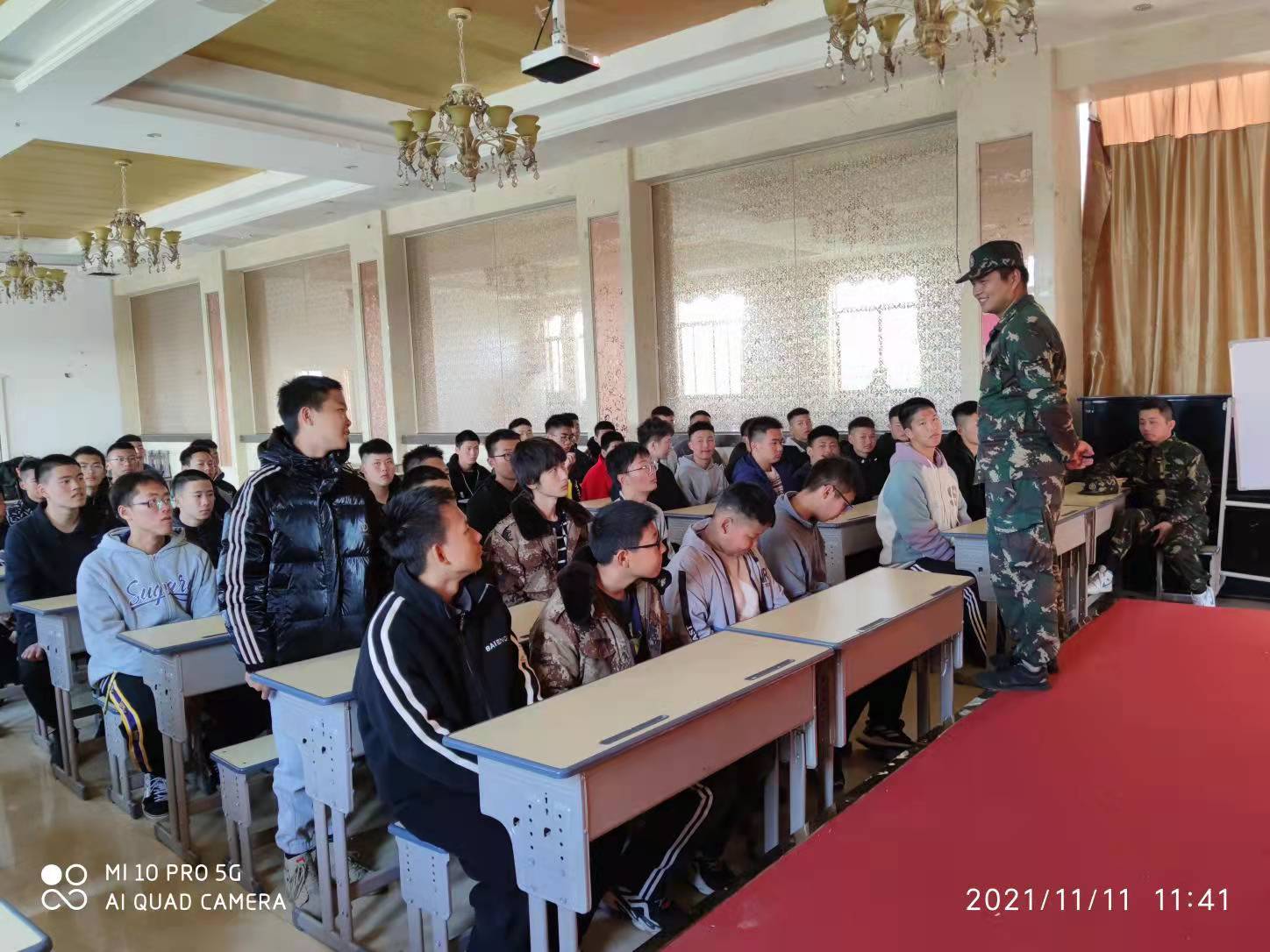 安徽厚德教育_上课现场