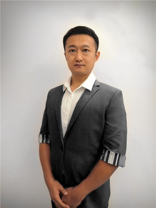 哈尔滨森大教育_李想