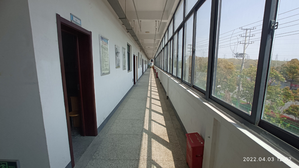 南京新华学校_新华学校教学楼环境